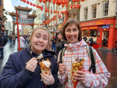 Robyn and Cindy in swinging London!